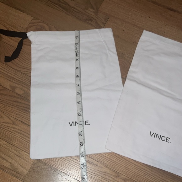 VINCE Duster Bags Set of 2 - Picture 4 of 4